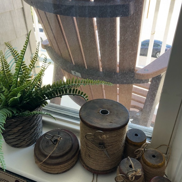 Wooden spool with jute twine and scissors - Picture 7 of 7